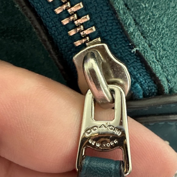 🔴SOLD!!!🔴Coach Teal Leather Tag - Picture 10 of 11